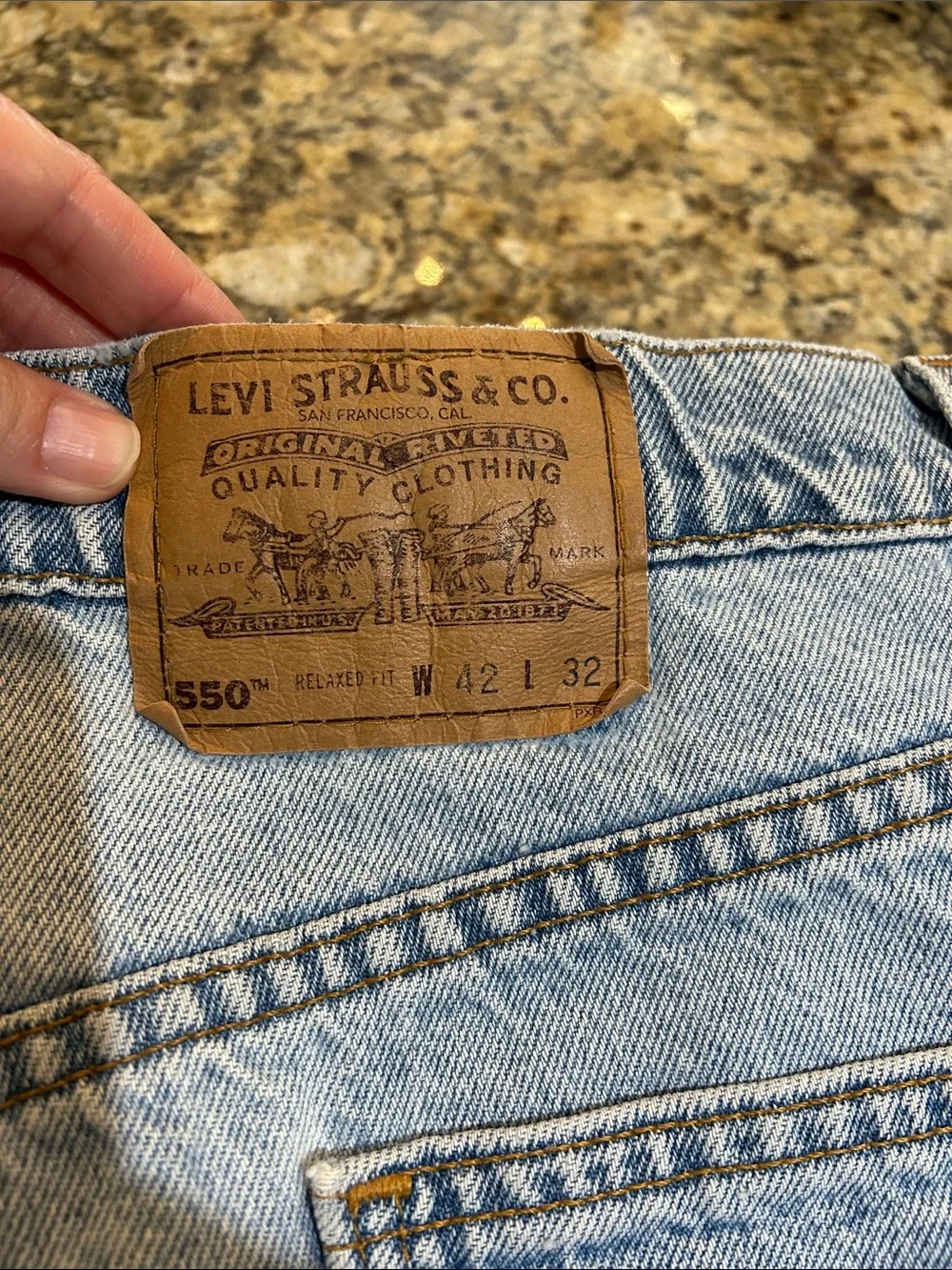 Levis Sz 42 x 32 550 Light Wash Orange Tab Jeans - Relaxed Fit “Dad Jean”